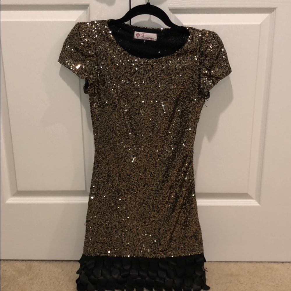 New Years Eve Towne gold and black dress